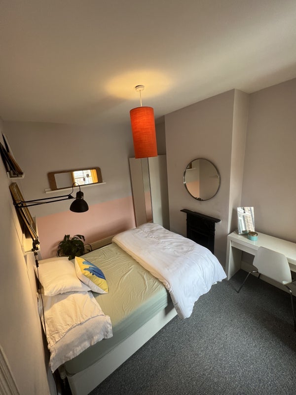 Room Fairhope Avenue in Salford