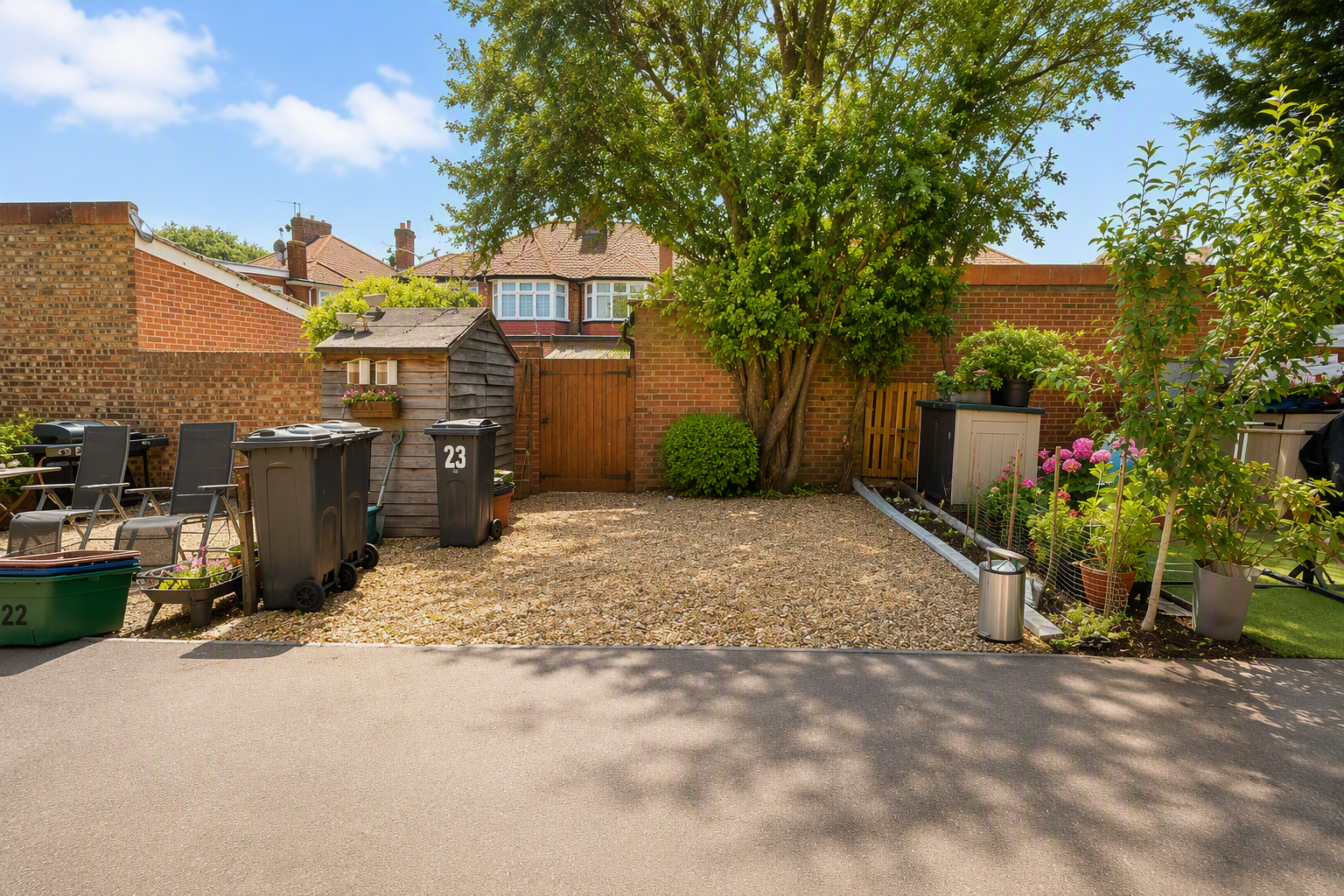 House Hawthorn Close in Greater London