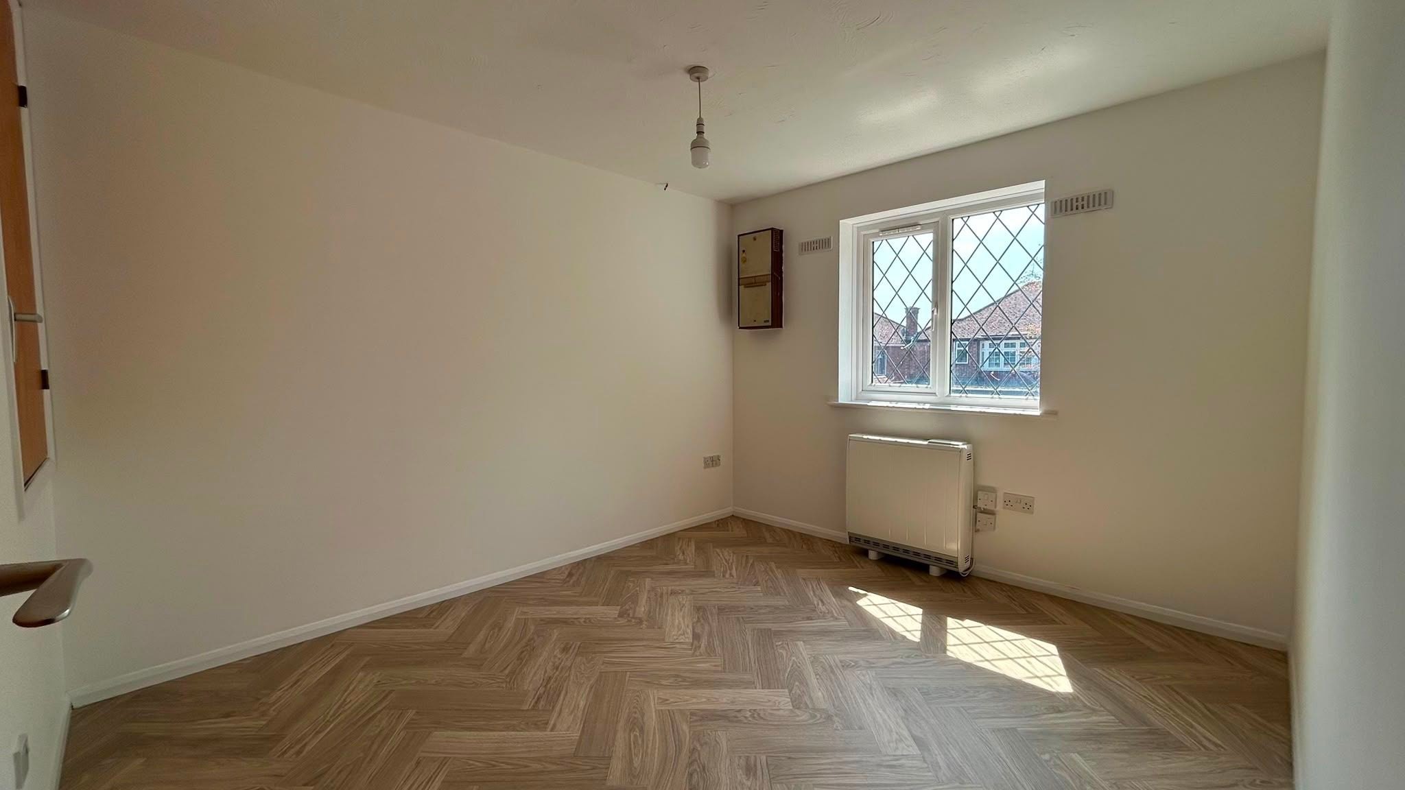 House Hawthorn Close in Greater London