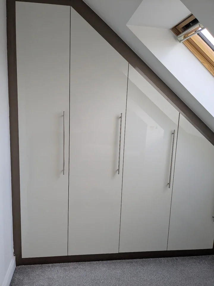 Room Oakes Crescent in Dartford