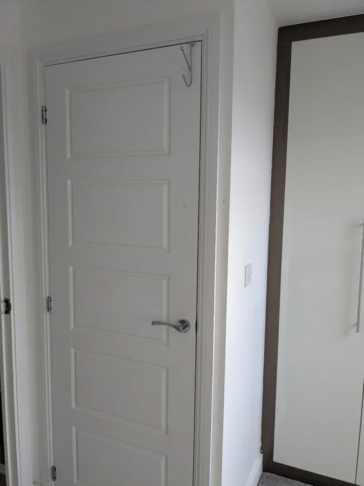 Room Oakes Crescent in Dartford