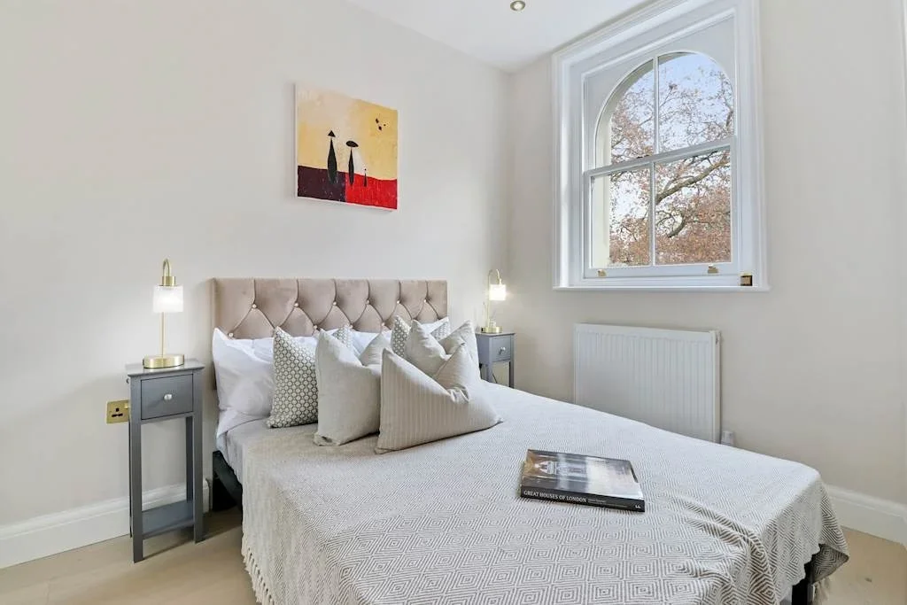 Flat Kensington Gardens Square in City of Westminster
