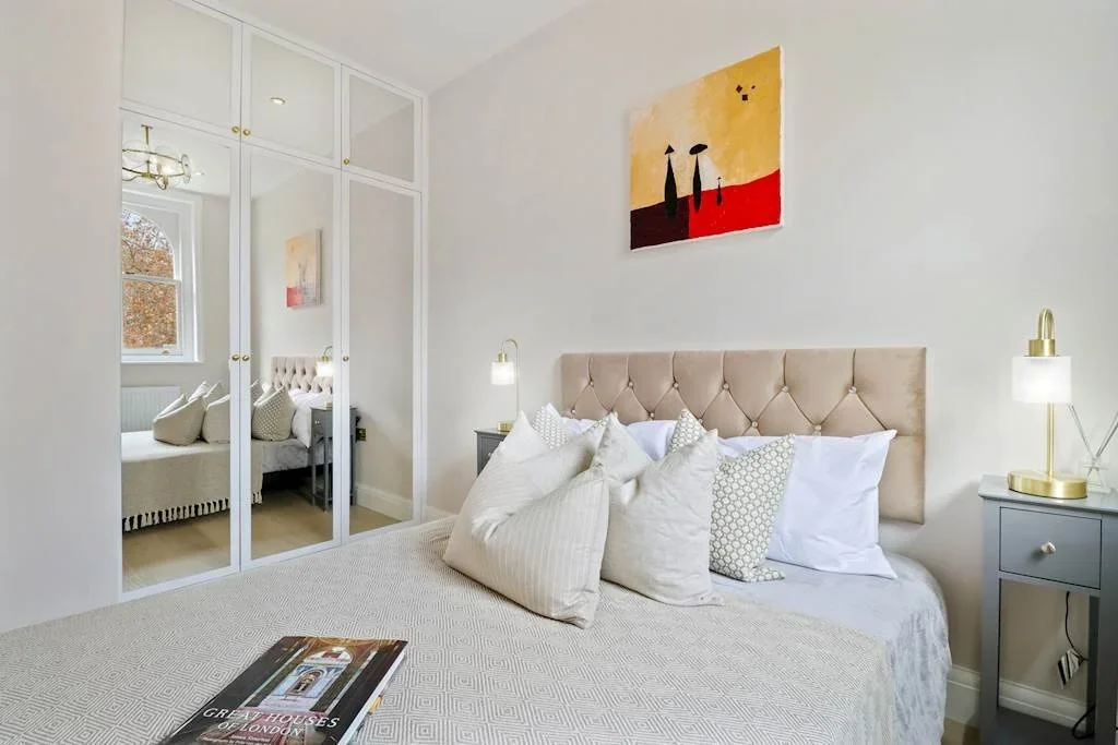 Flat Kensington Gardens Square in City of Westminster