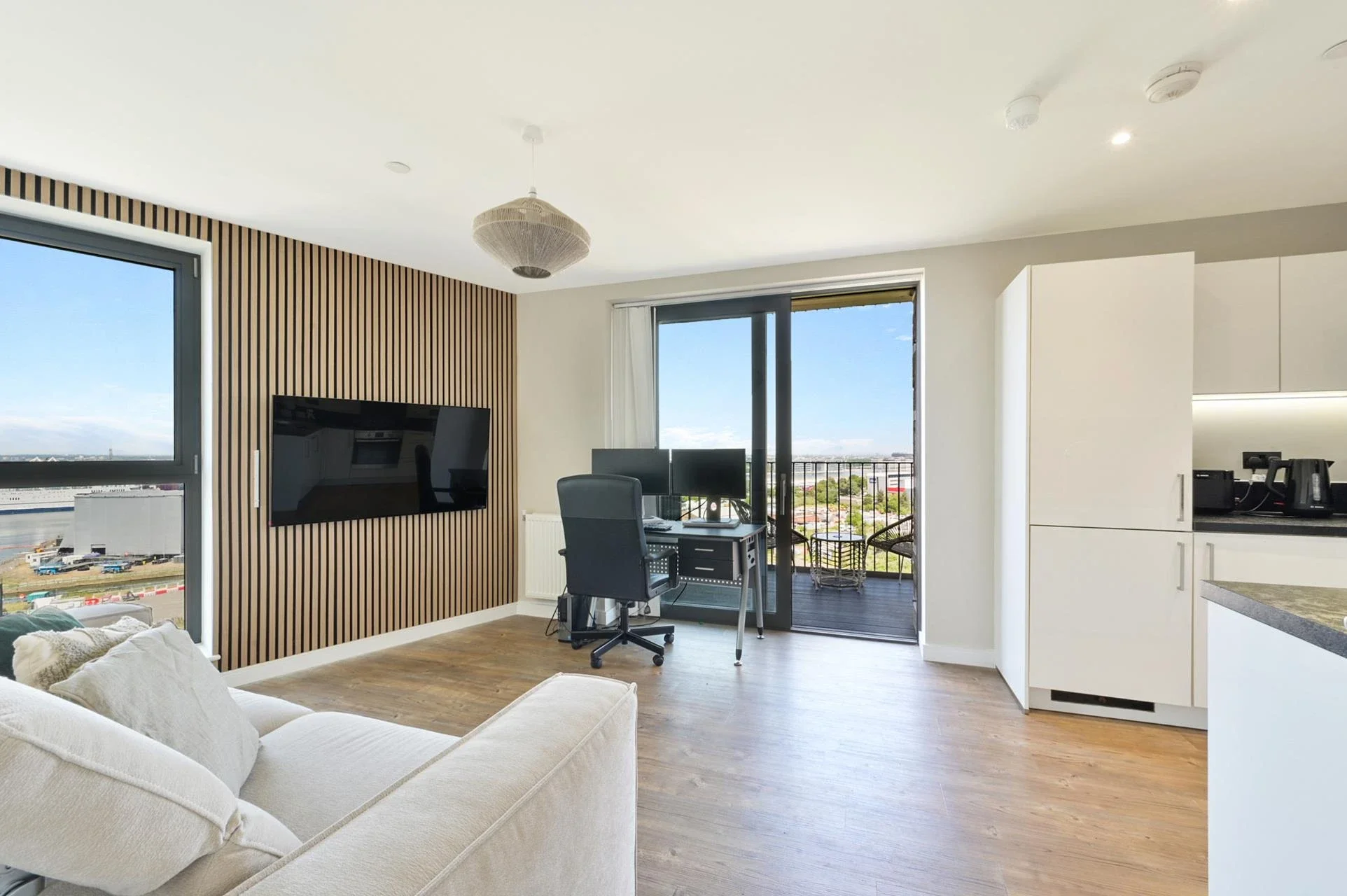 Flat Bramwell Way in Greater London