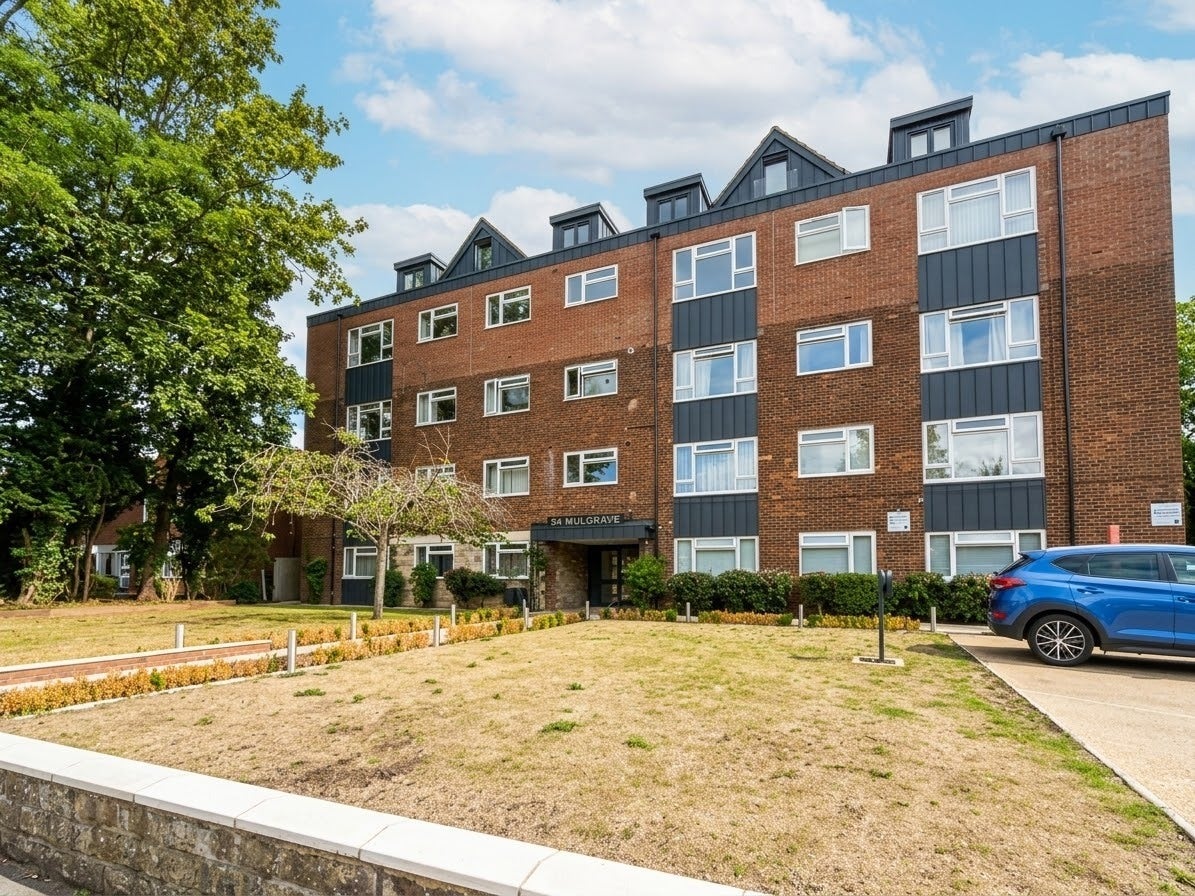 Flat Mulgrave Road in Greater London
