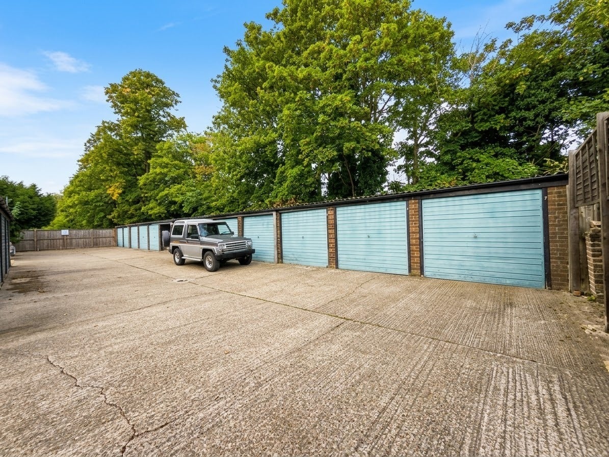 Flat Mulgrave Road in Greater London