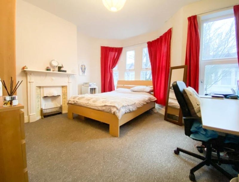 Room Canada Road in Cardiff