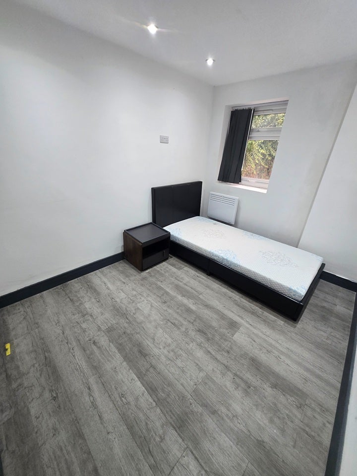 Room Colham Avenue in Greater London