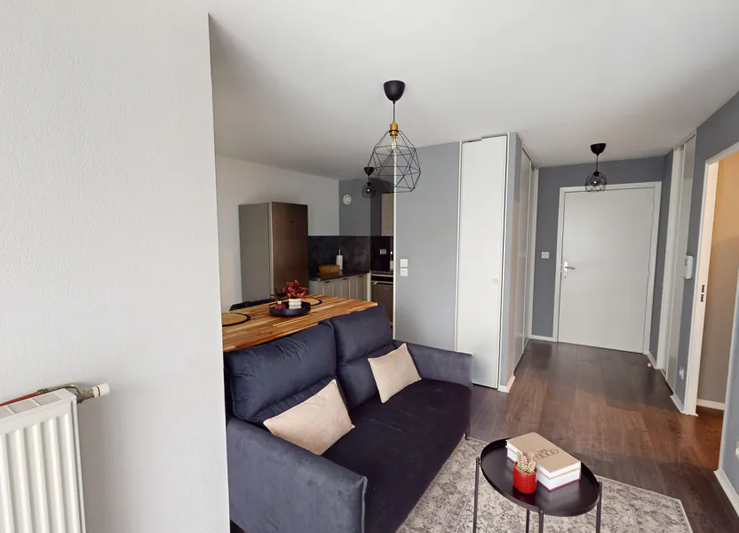 Flat Rue Jeanne Morel in Vaulx-en-Velin
