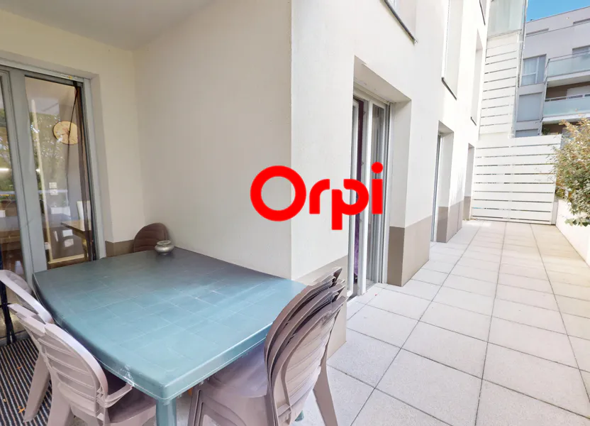 Flat Rue Jeanne Morel in Vaulx-en-Velin