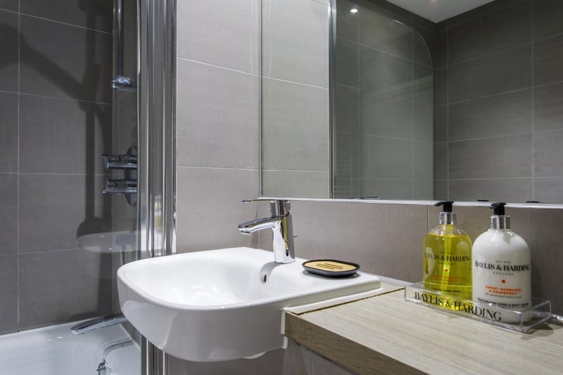 Room Bolinder Way in Greater London