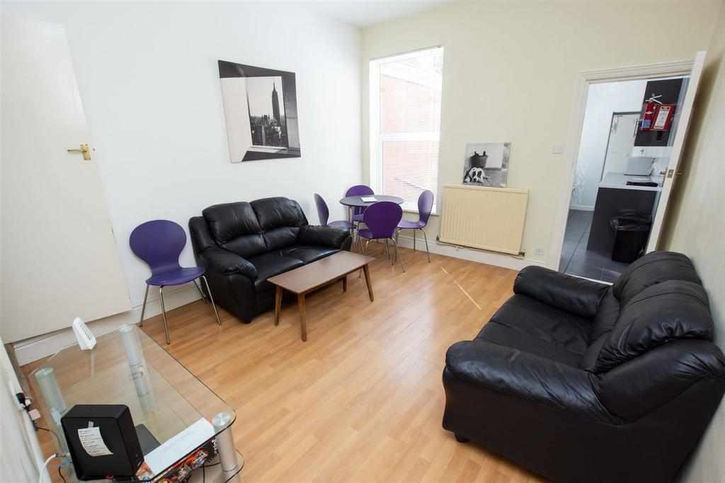 Flat Dawlish Road in Birmingham