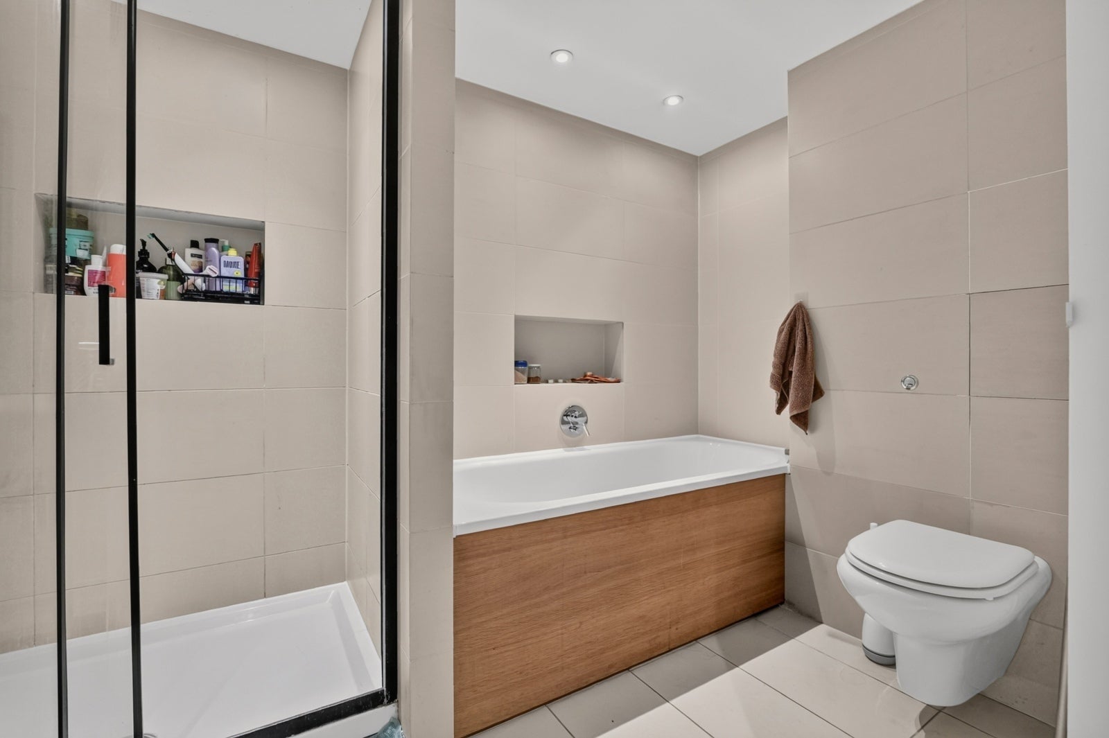 Flat Hornsey Road in Greater London