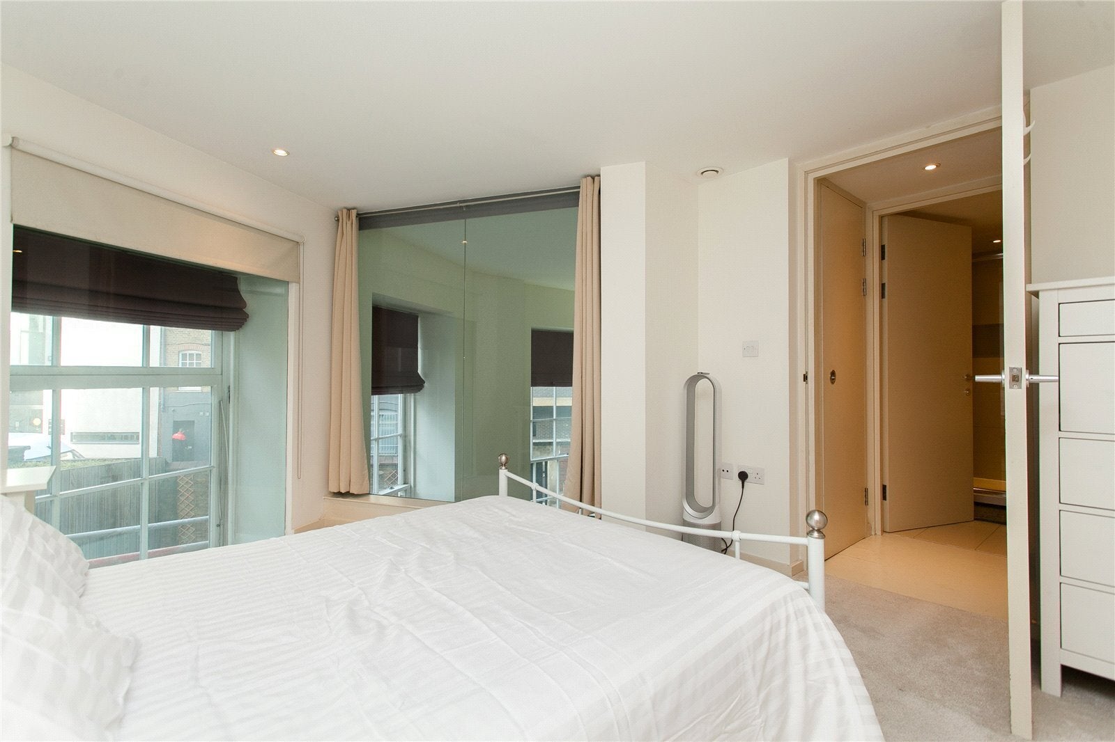 Flat Hornsey Road in Greater London