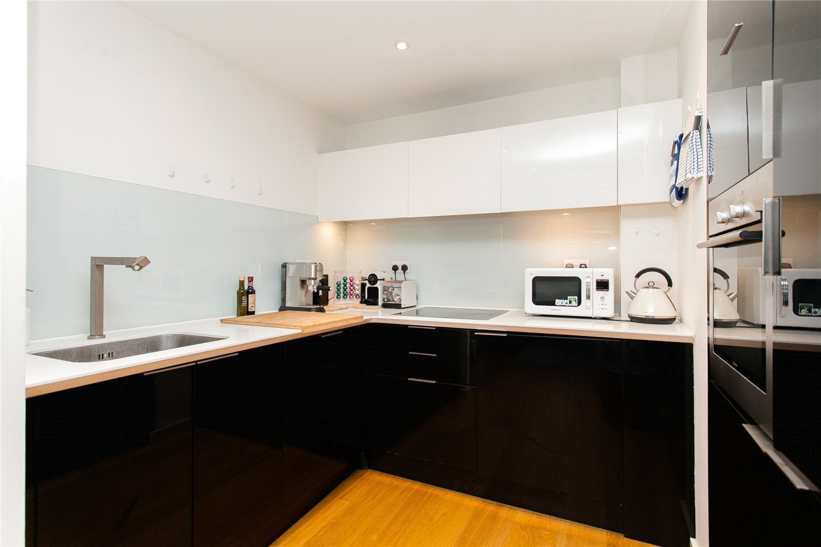 Flat Hornsey Road in Greater London