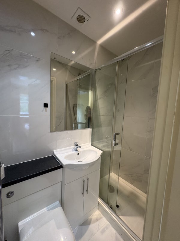 Room Chipstead Road in Birmingham