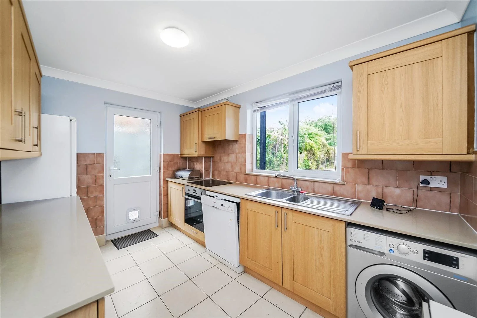 Flat Warner Road in Greater London