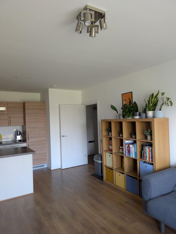 Room Cotall Street in Greater London