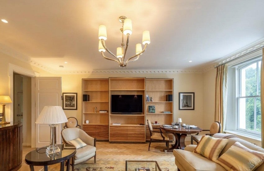 Flat Onslow Square in Greater London