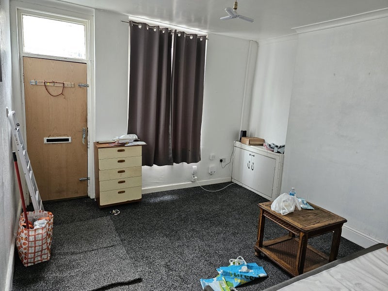 Room Hunslet Street in Burnley