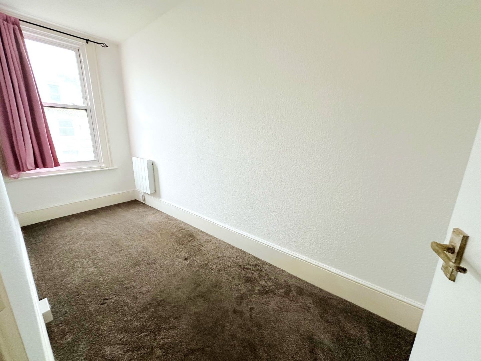 Flat Sackville Road in Rother