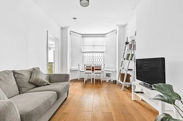 Flat Stockwell Road in Greater London
