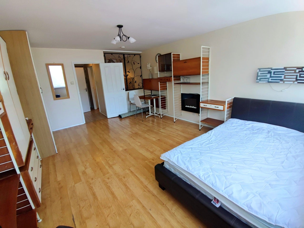 Flat Lordship Lane in Greater London
