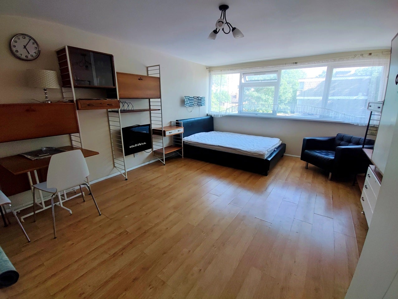 Flat Lordship Lane in Greater London