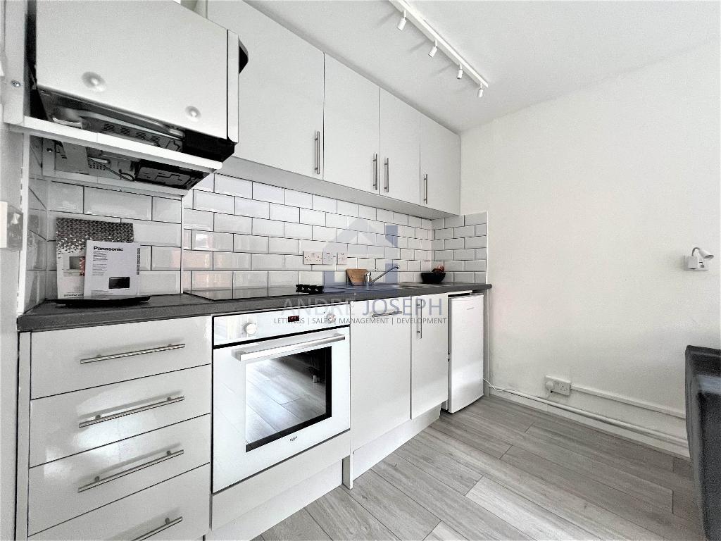 Flat Charing Cross Road in City of Westminster