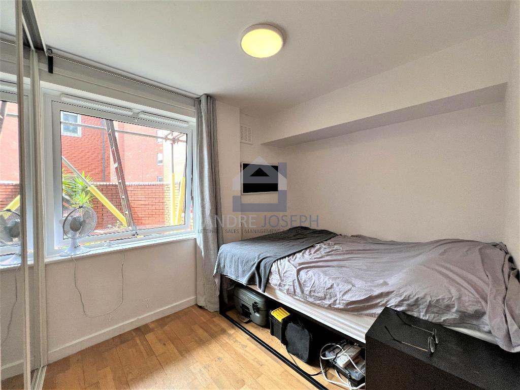Flat Charing Cross Road in City of Westminster