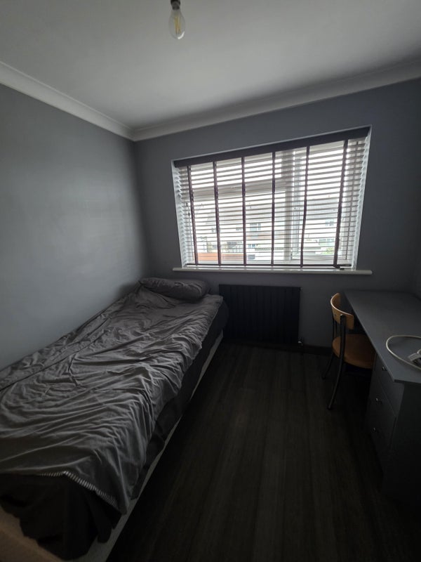 Room Ael-y-Bryn in Cardiff