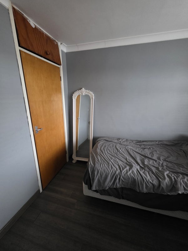 Room Ael-y-Bryn in Cardiff