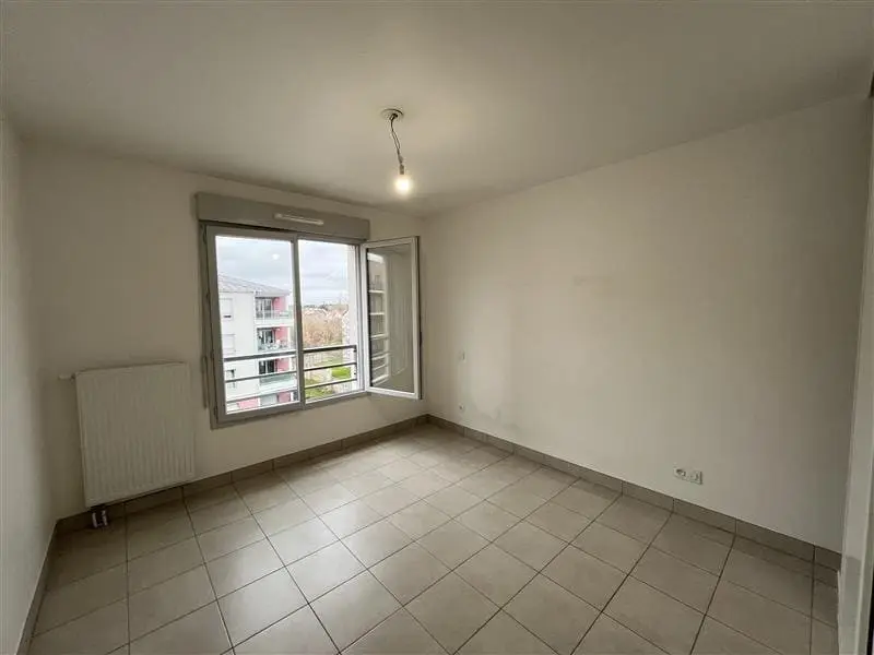 Flat Rue du Maréchal Leclerc in Lucé