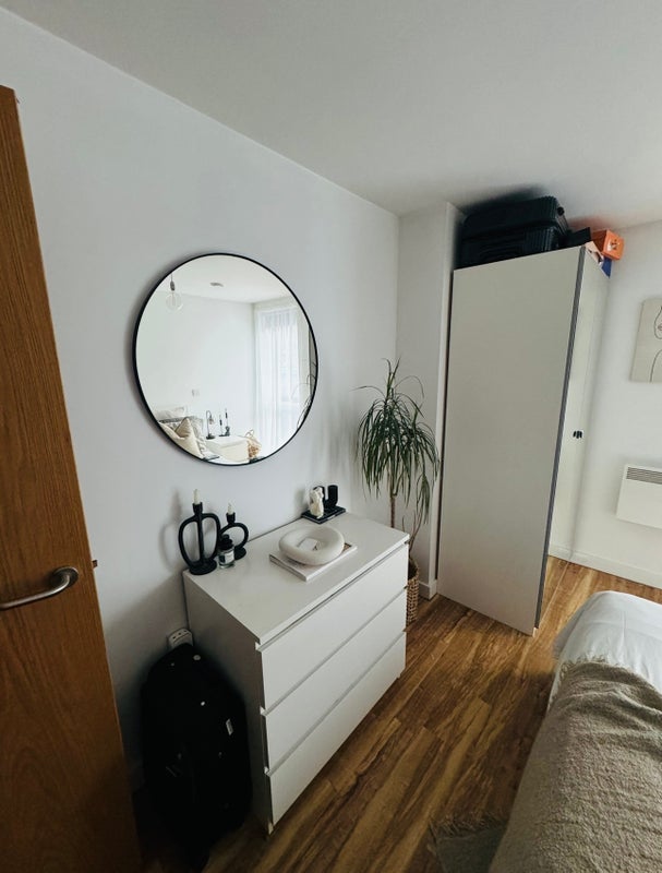 Room Bouverie Court in Leeds