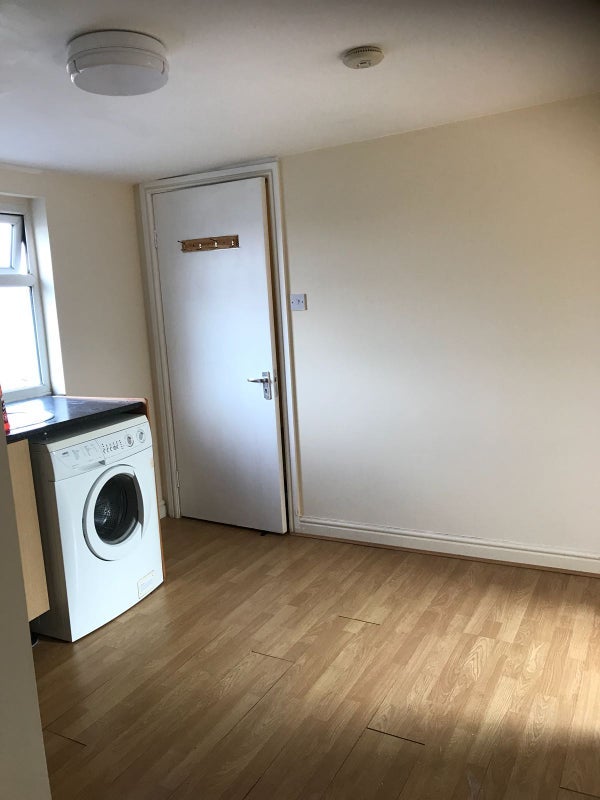 Room Dowlas Street in Greater London
