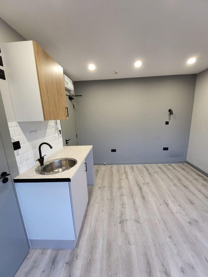 Flat Camrose Avenue in Greater London