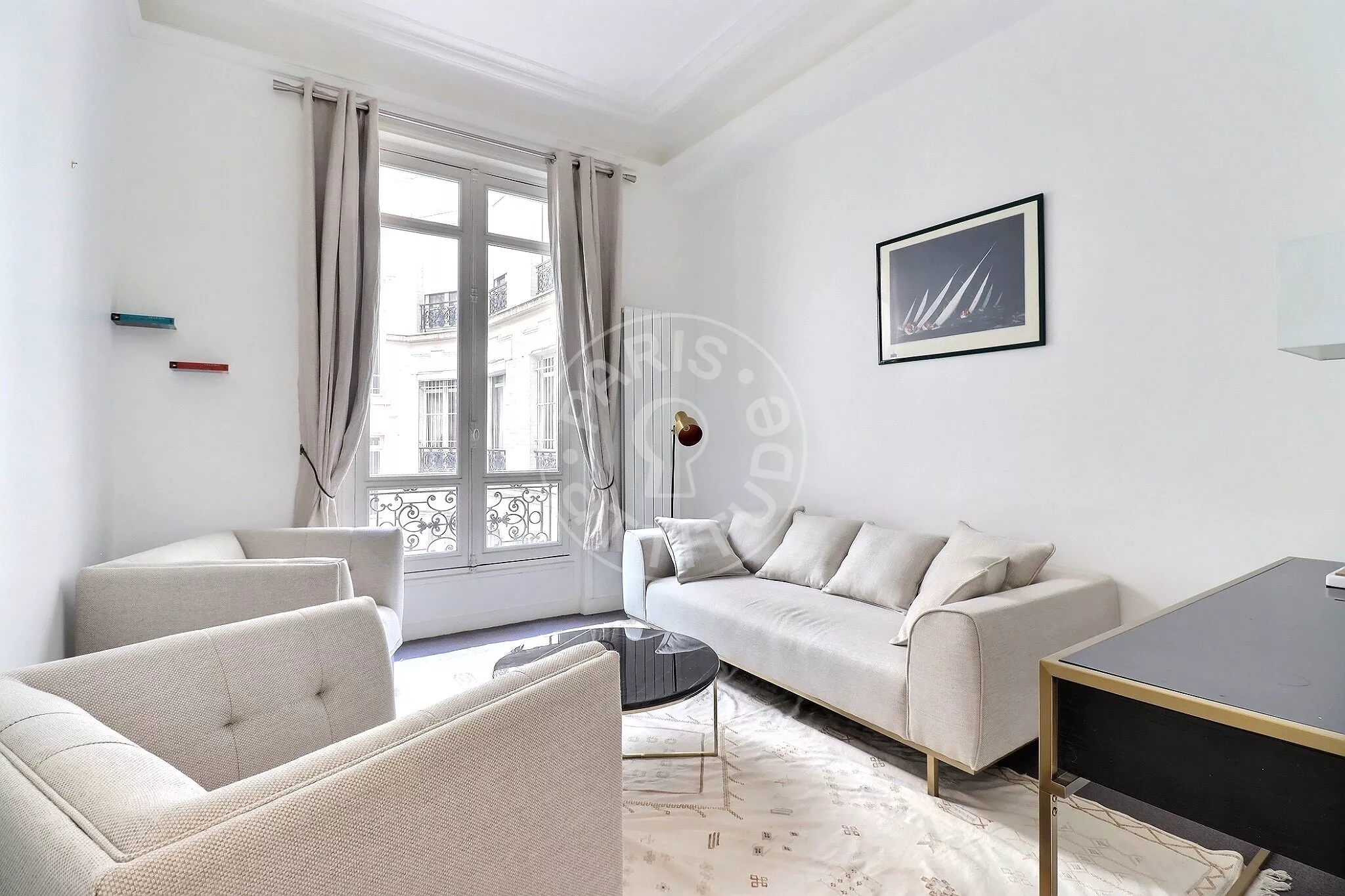 Flat Rue de la Trémoille in Paris