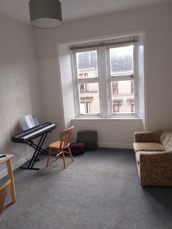 Room Muirpark Street in Glasgow