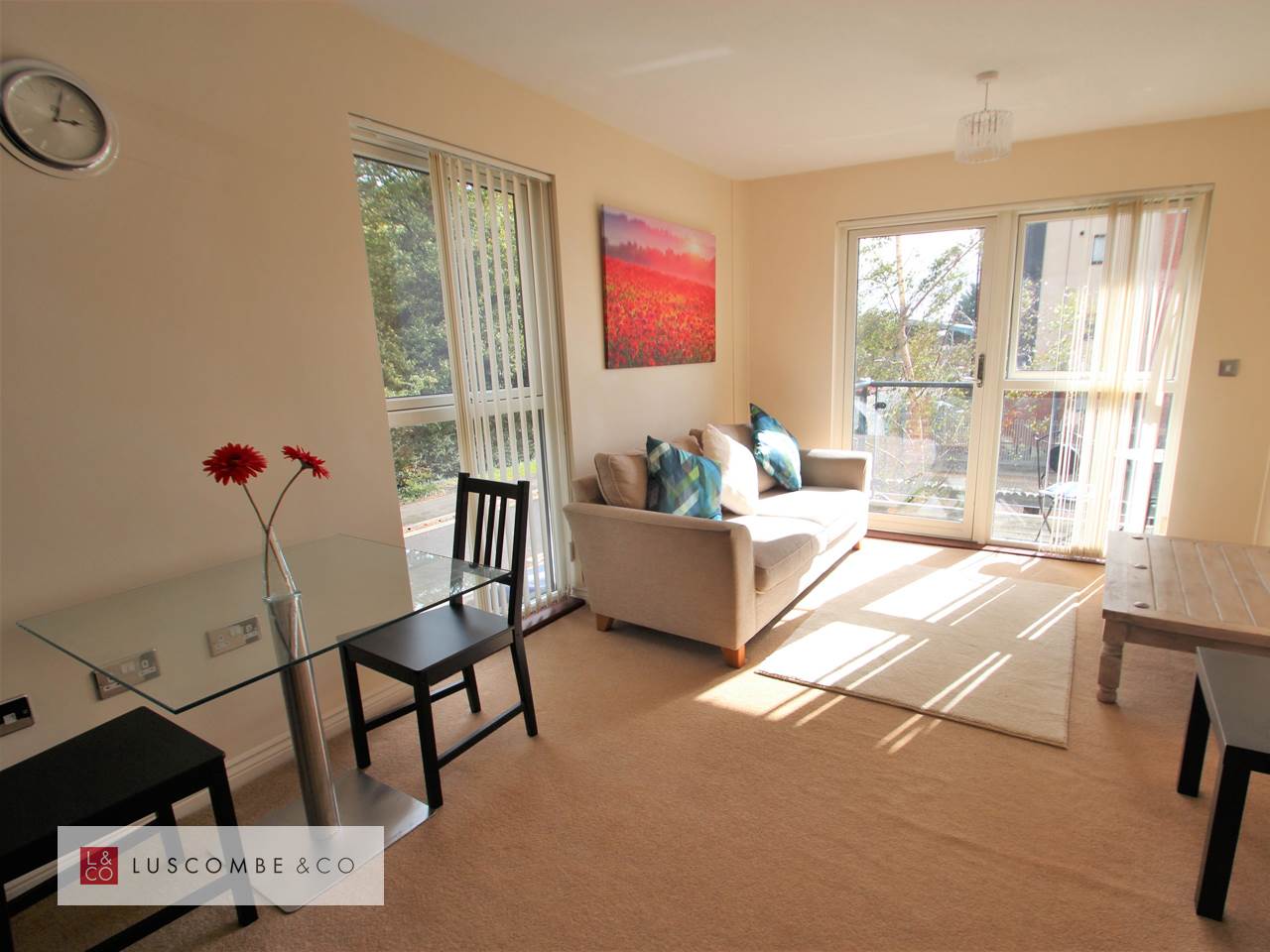 Flat Rodney Road in Newport