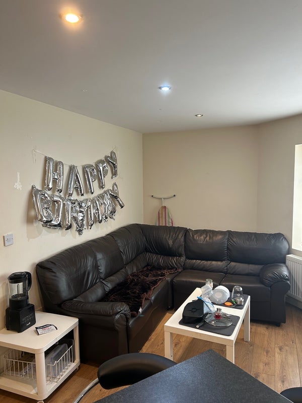 Room Hilldrop Grove in Birmingham