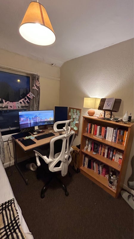 Room Hilldrop Grove in Birmingham