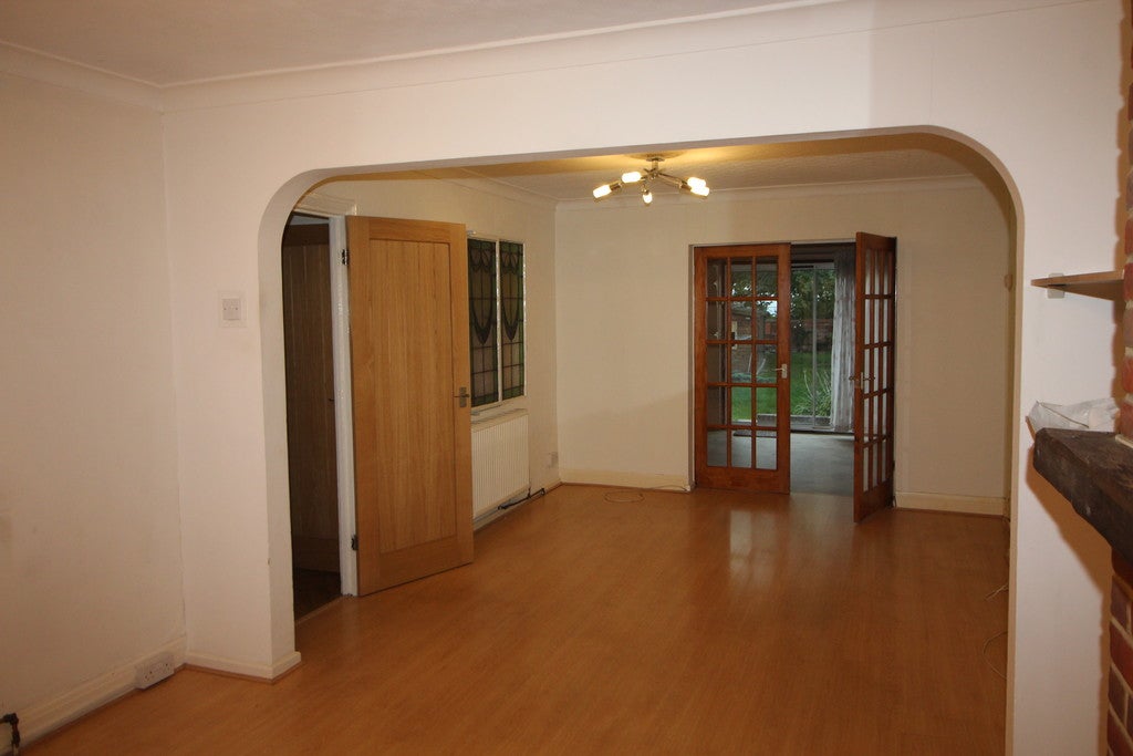 Flat Denecroft Crescent in Greater London