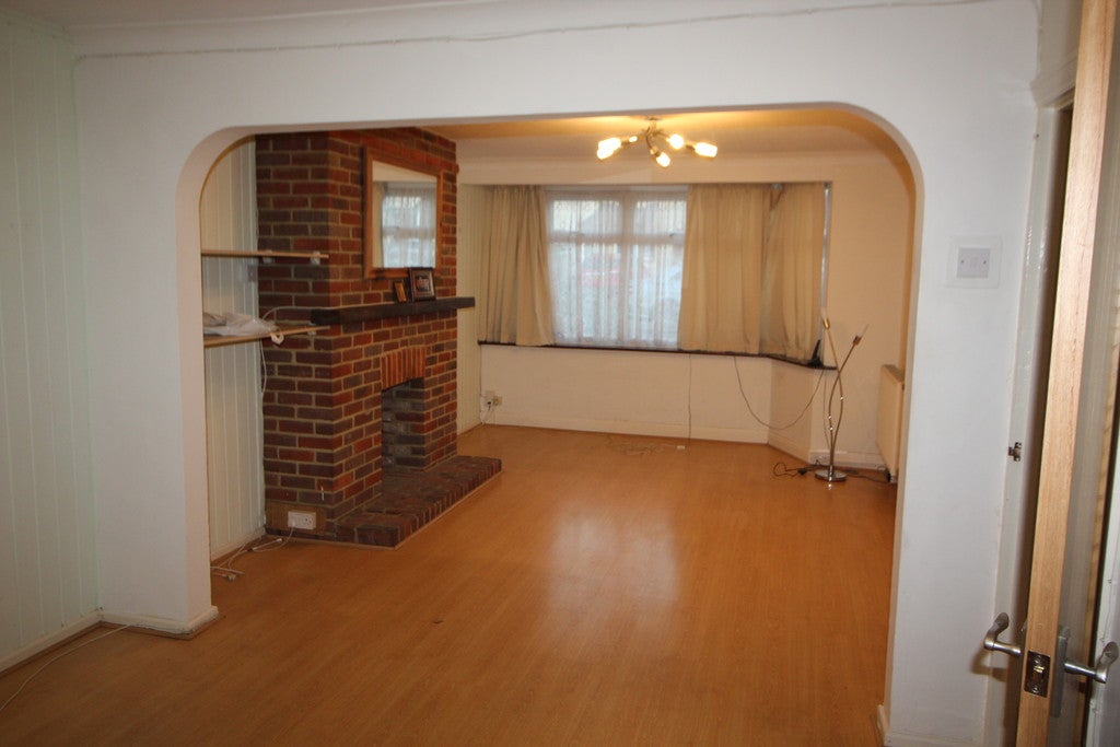 Flat Denecroft Crescent in Greater London