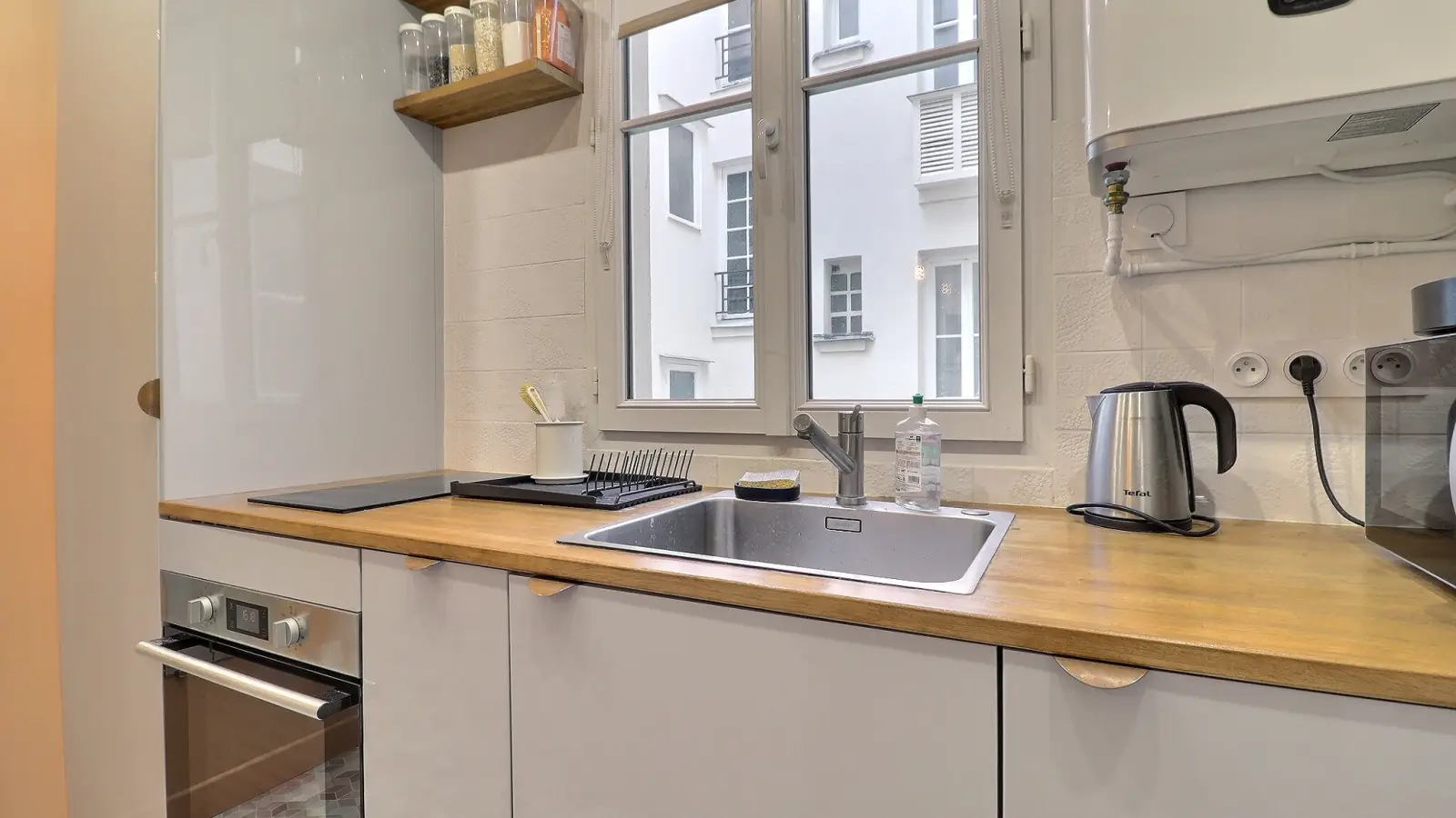 Appartement Rue Camille Tahan à Paris