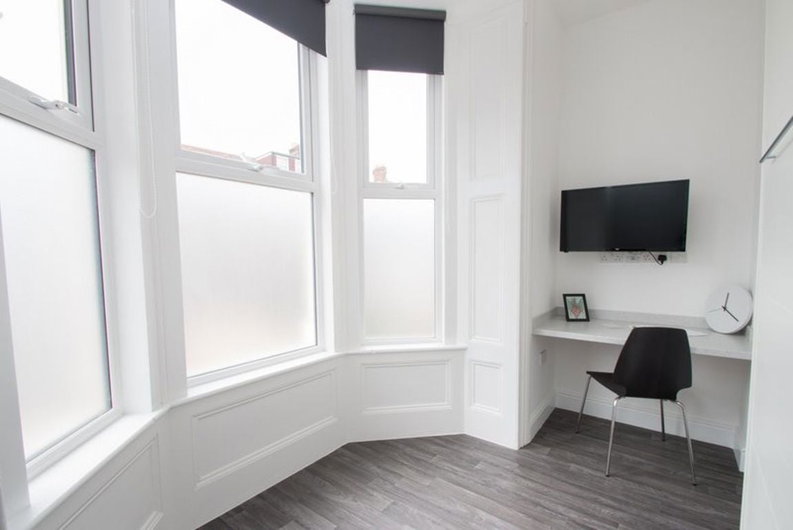 Room Salterns Way in Chichester