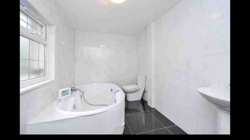 Room Stroud Road in Greater London
