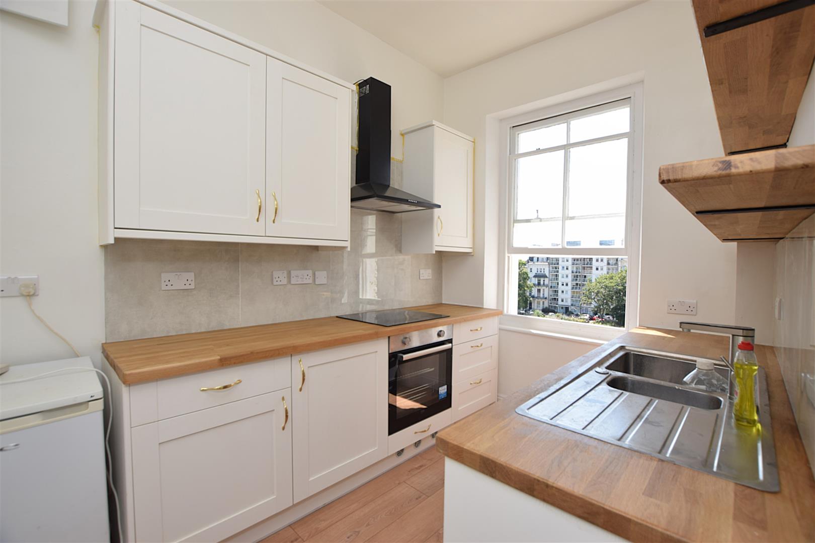 Flat Warrior Square in St Leonards