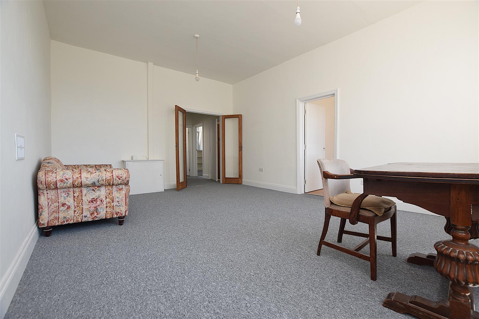 Flat Warrior Square in St Leonards