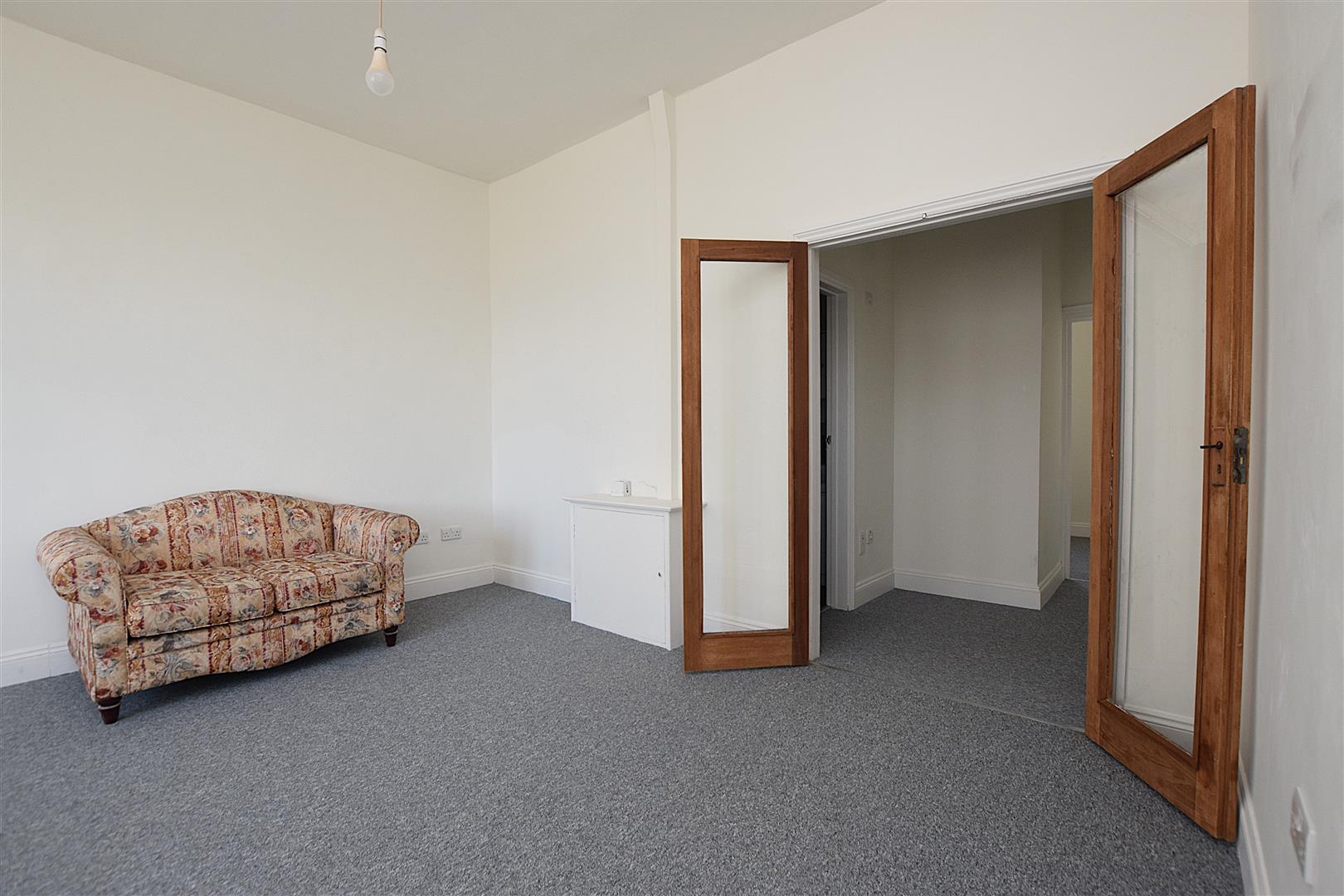Flat Warrior Square in St Leonards