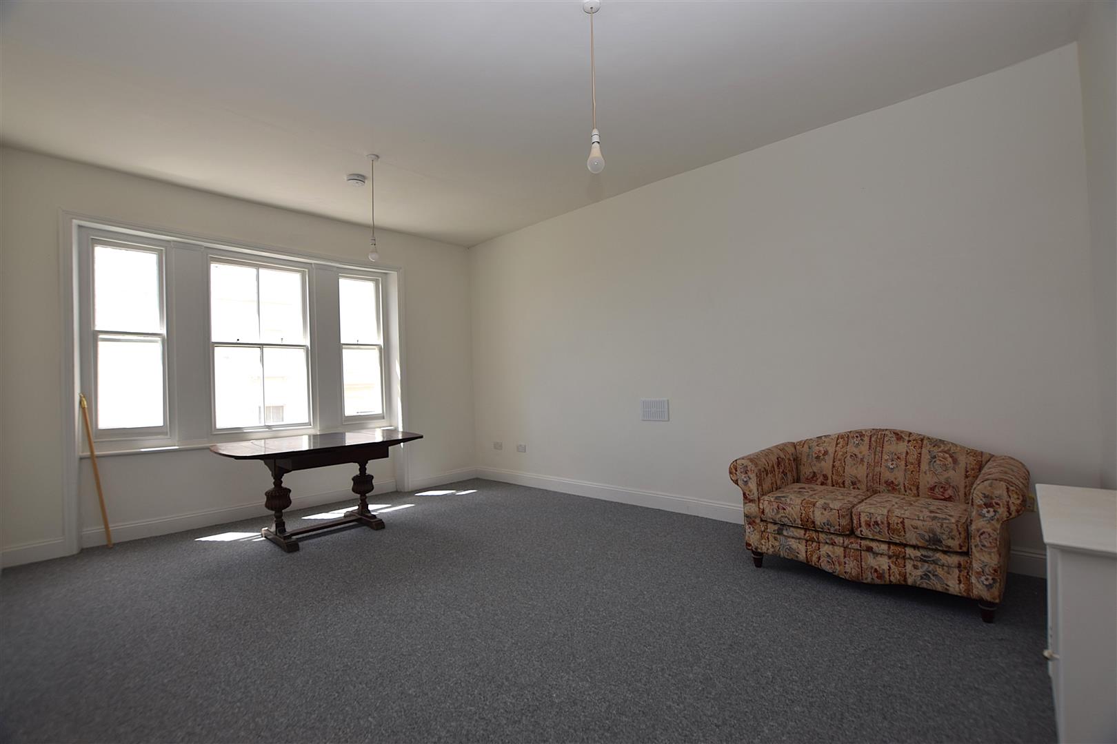 Flat Warrior Square in St Leonards